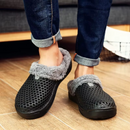 Pantufa Unissex Peluciada Vazada com Solado Antiderrapante