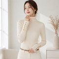 Suéter Feminino de Tricô Gola Alta com Botões para Inverno | Elegance Knit